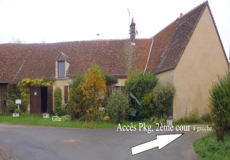 Gite De La Galaisiere Preaux  Bagian luar foto