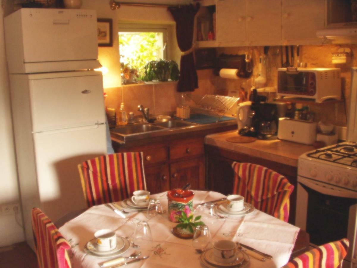 Gite De La Galaisiere Preaux  Bagian luar foto