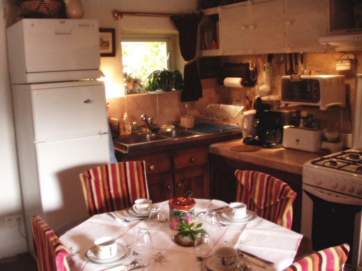 Gite De La Galaisiere Preaux  Bagian luar foto
